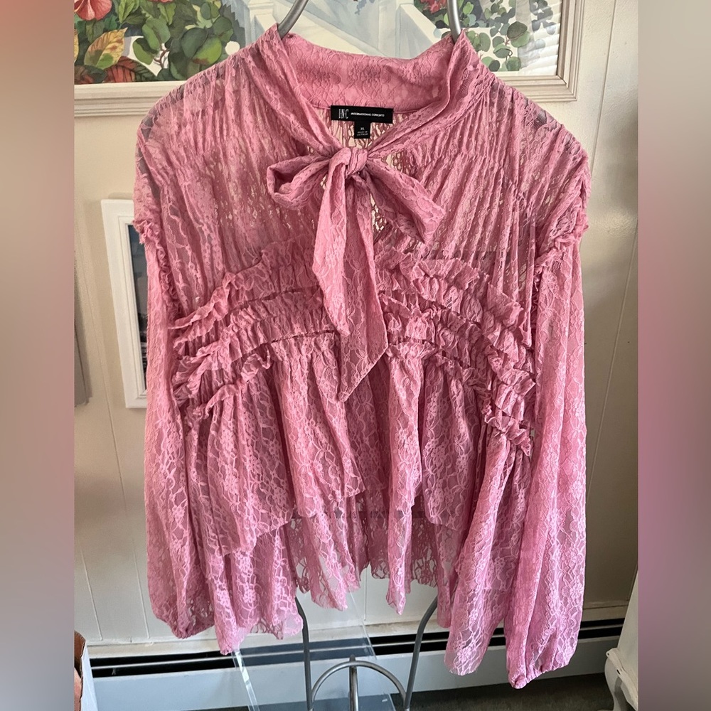Inc lace top